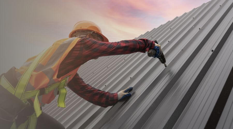 Expert Emergency Roof Repairs services in Lake City, MI